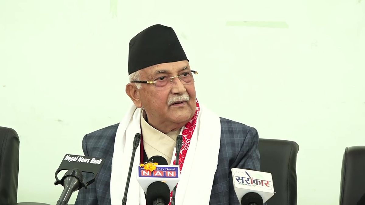 भोकमरी कायमै छ भने विकास र मानवअधिकारका कुरा गरेर हुँदैछ : अध्यक्ष ओली